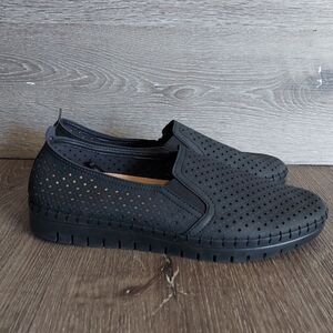 NEW Easy Street Womens Fresh Black Faux Leather Perforated Loafers Shoes 9W